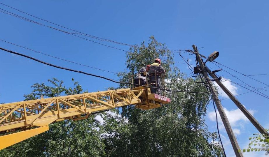 ДТЕК Донецькі електромережі вдалося повернути світло у 33 населені пункти за дві доби