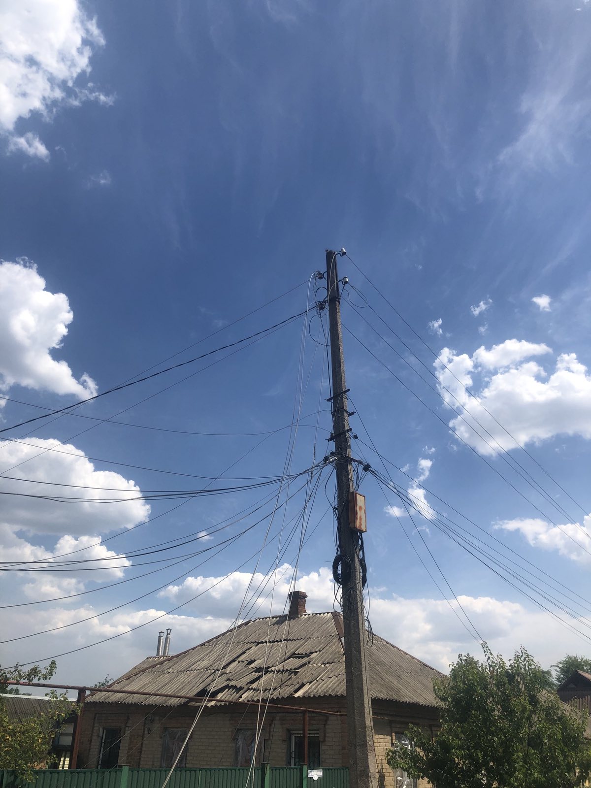 ДТЕК Донецькі електромережі повернув світло ще у 4 населених пункти за добу