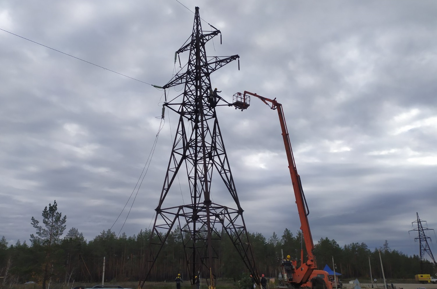 За тиждень ДТЕК Донецькі електромережі повернув світло у 20,5 тисяч домівок