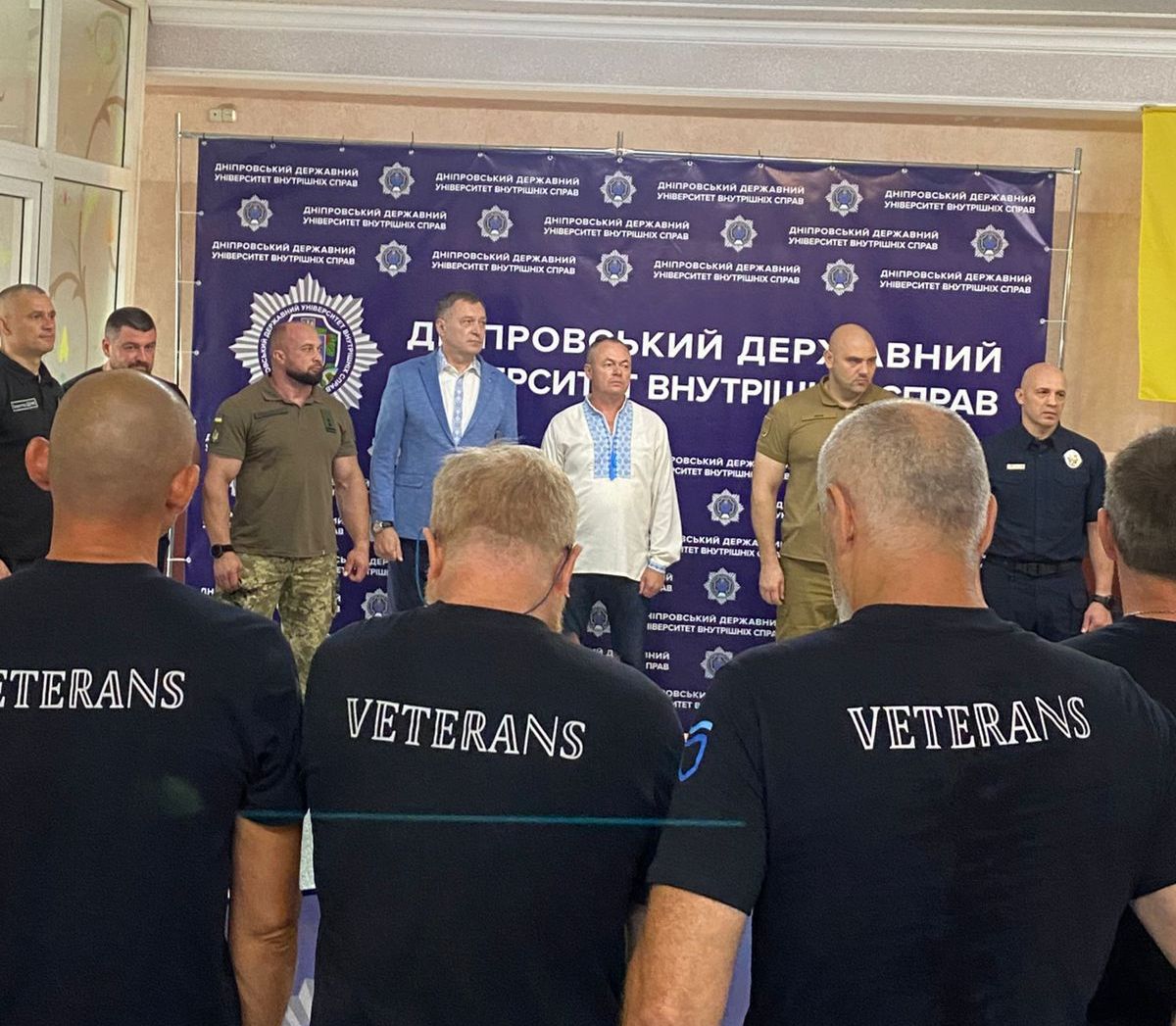 Ветерани Покровського району взяли участь у міжобласному турнірі з настільного тенісу