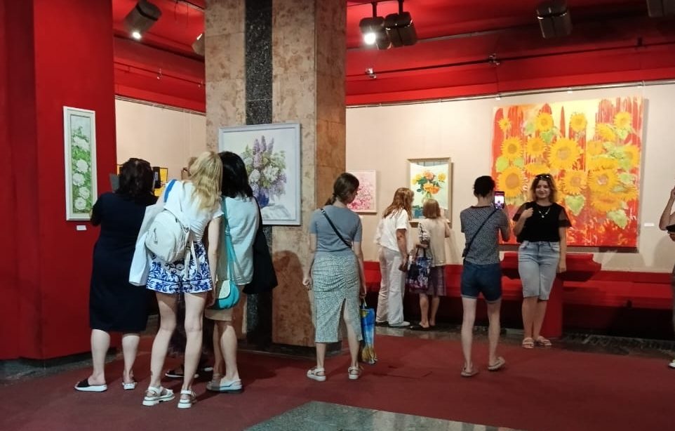 «Квіти України»: мистецька виставка напередодні Дня Незалежності у Кам’янському