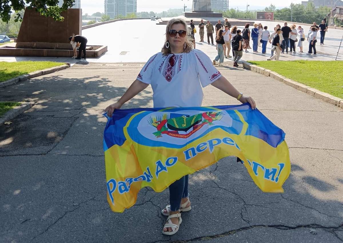 Мешканці Донеччини розгорнули 50-метровий прапор України